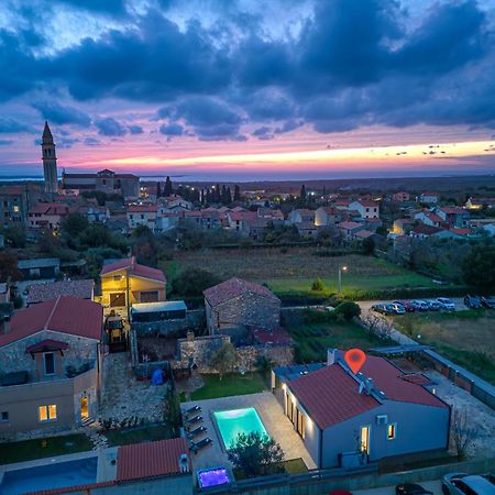 Вилла Bobo Family House With Pool Воднян Экстерьер фото